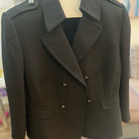 Nice black pin striped blazer - Picture 2 of 2